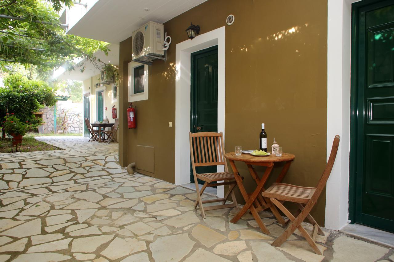 Nikolas Studios Áyios Nikítas Exteriér fotografie